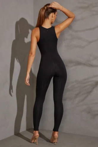 Vida Racer Neck Jumpsuit i svart