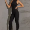 Vida Racer Neck Jumpsuit i svart