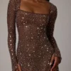 Zeta Sheer Embellished langermet A-linje minikjole i Deep Cocoa