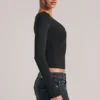 Zyra langermet topp med V-hals  i svart